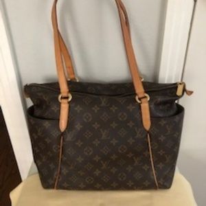 Louis Vuitton Monogram Totally MM